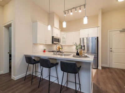 609-20325 85 Avenue - 2