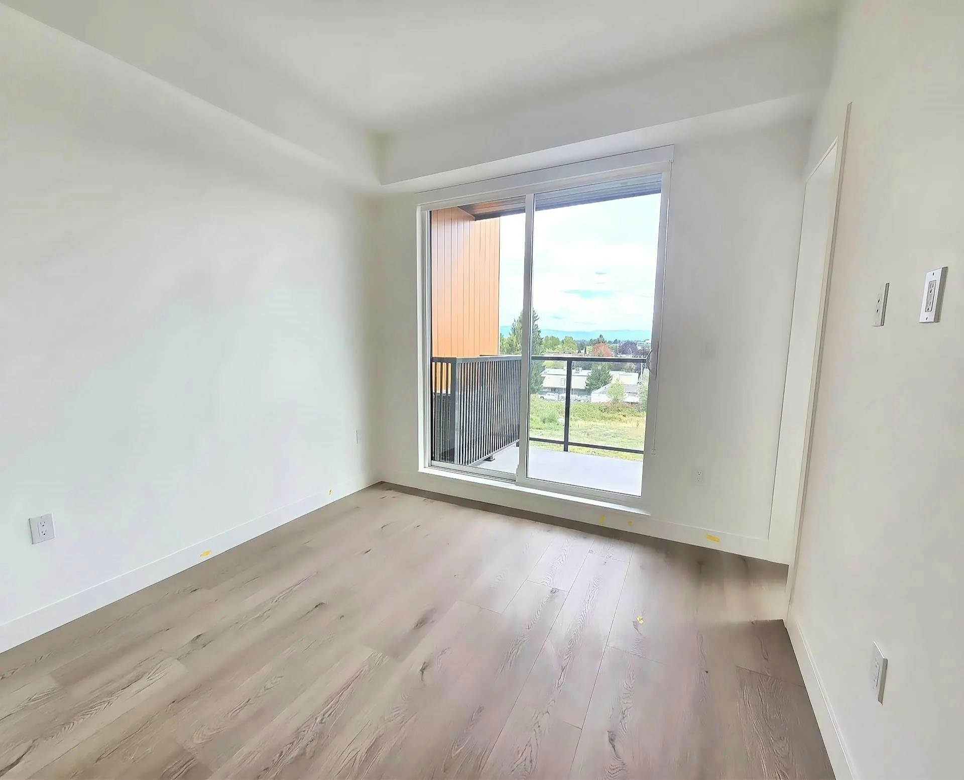 414-10405 147 Street, Surrey, BC, V3R 5X4 2