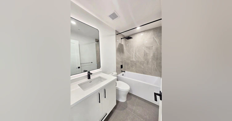 414-10405 147 Street, Surrey, BC, V3R 5X4