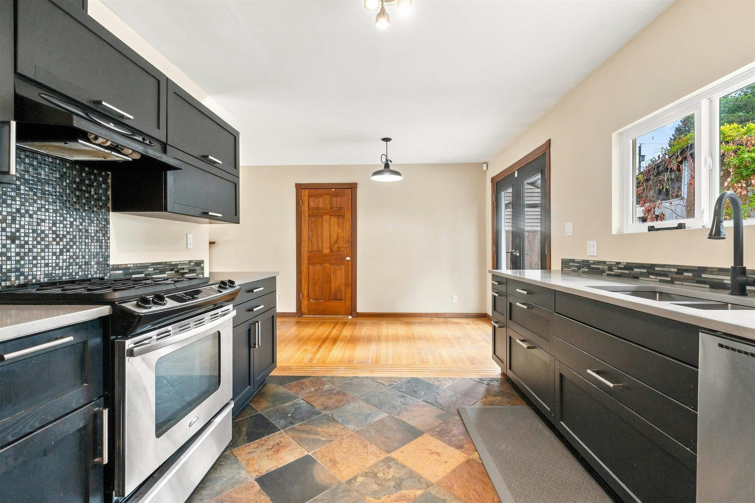 11530 95a Avenue - 5