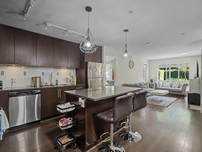 252-15850 26 Avenue - 2