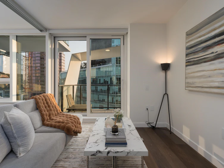 2004-620 Cardero Street, Vancouver, BC, V6G 0C7 - 2