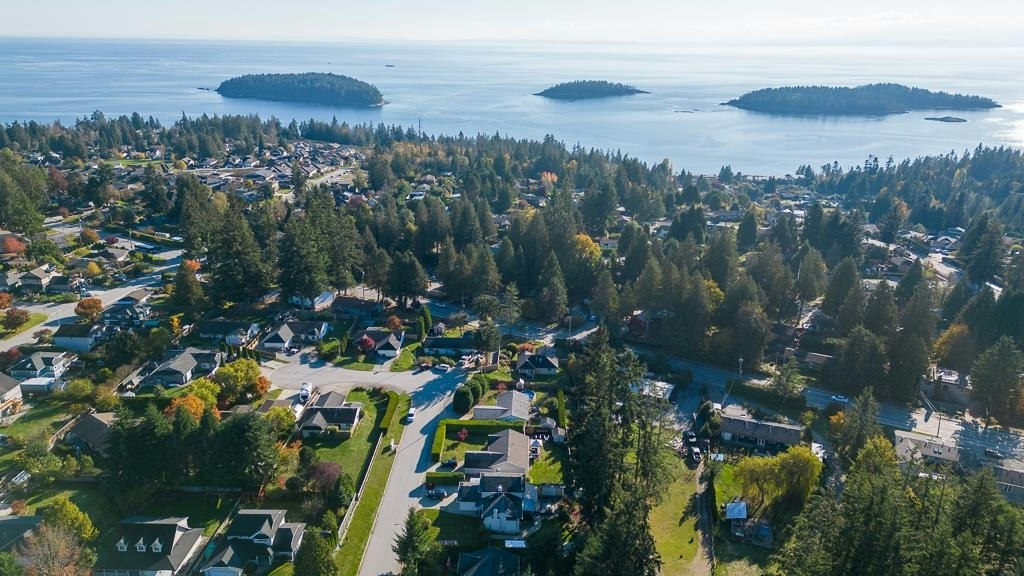 5619 Curtis Place, Sechelt, BC, V7Z 0R9 - 36
