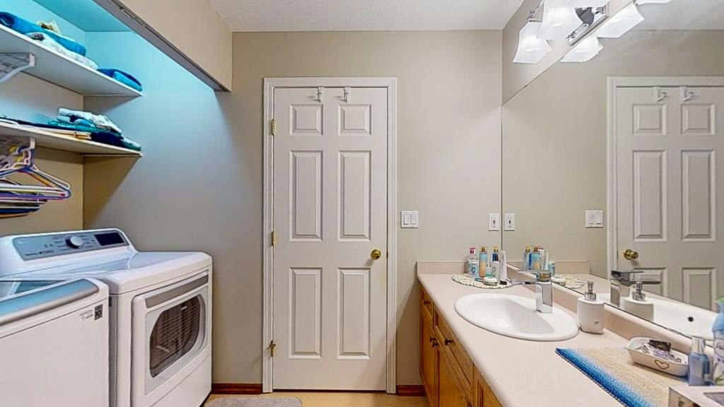 5619 Curtis Place, Sechelt, BC, V7Z 0R9 - 23