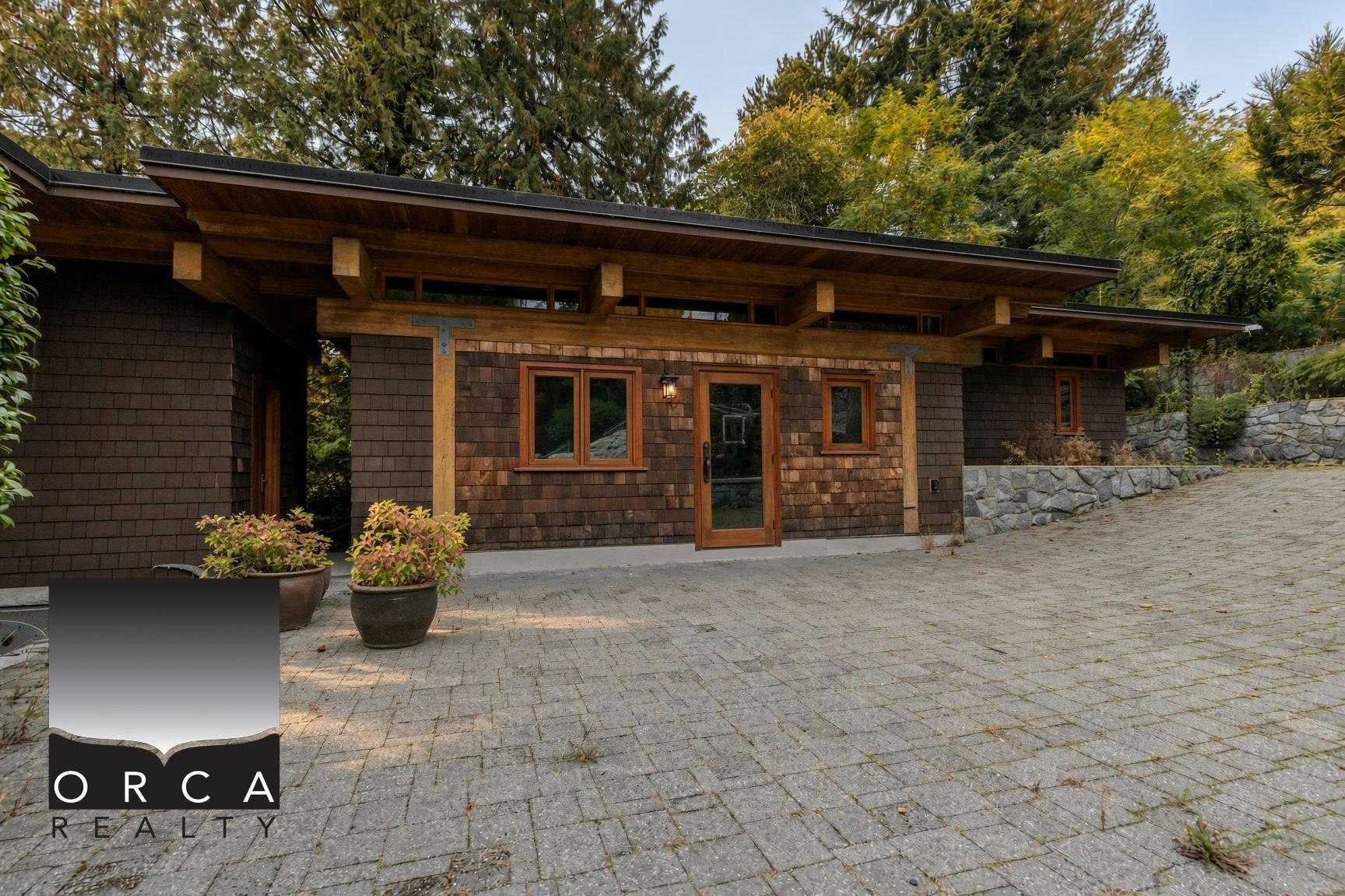 5363 Kew Cliff Road, West Vancouver, BC, V7W 1M3 2
