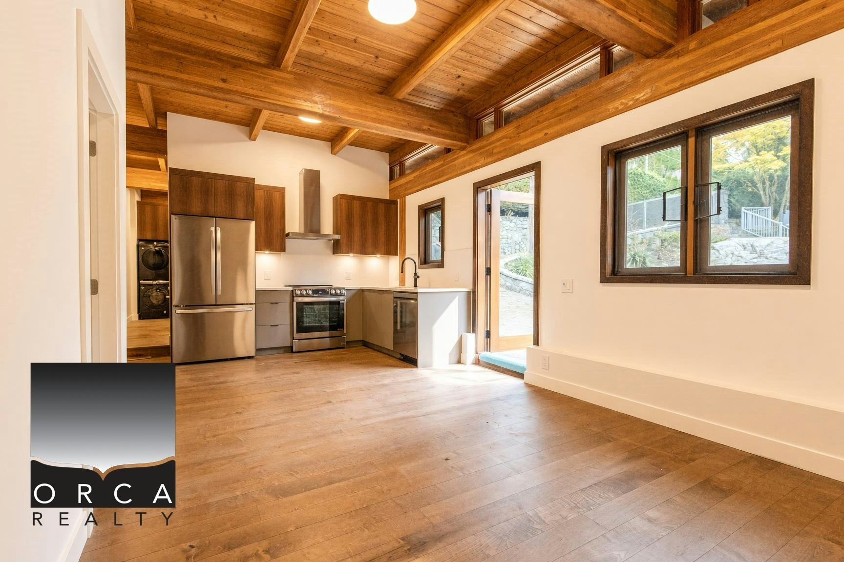 5363 Kew Cliff Road, West Vancouver, BC, V7W 1M3 5