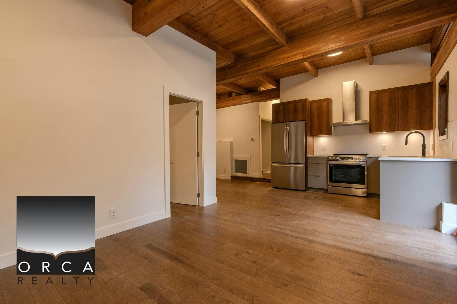 5363 Kew Cliff Road, West Vancouver, BC, V7W 1M3 3