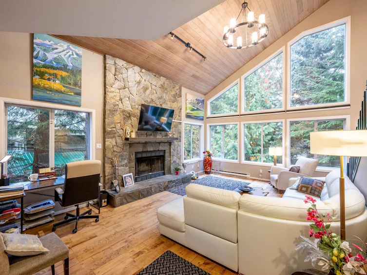 6272 Bishop Way, Whistler, BC, V8E 0C6 - 3