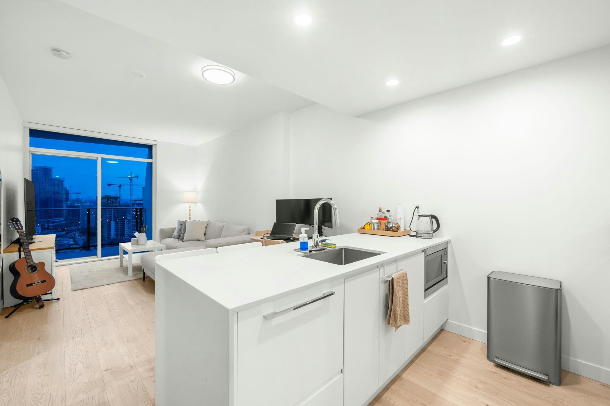 2607 2181 Madison Avenue - 5