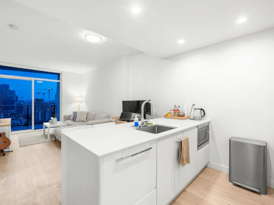 2607 2181 Madison Avenue - 5