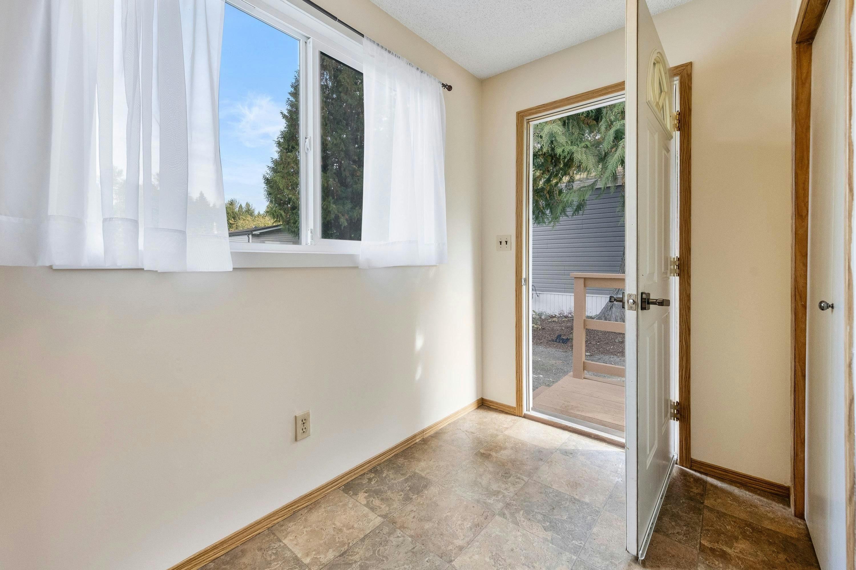 222-45835 Sleepy Hollow Road, Cultus Lake, BC, V2R 5A9 - 4