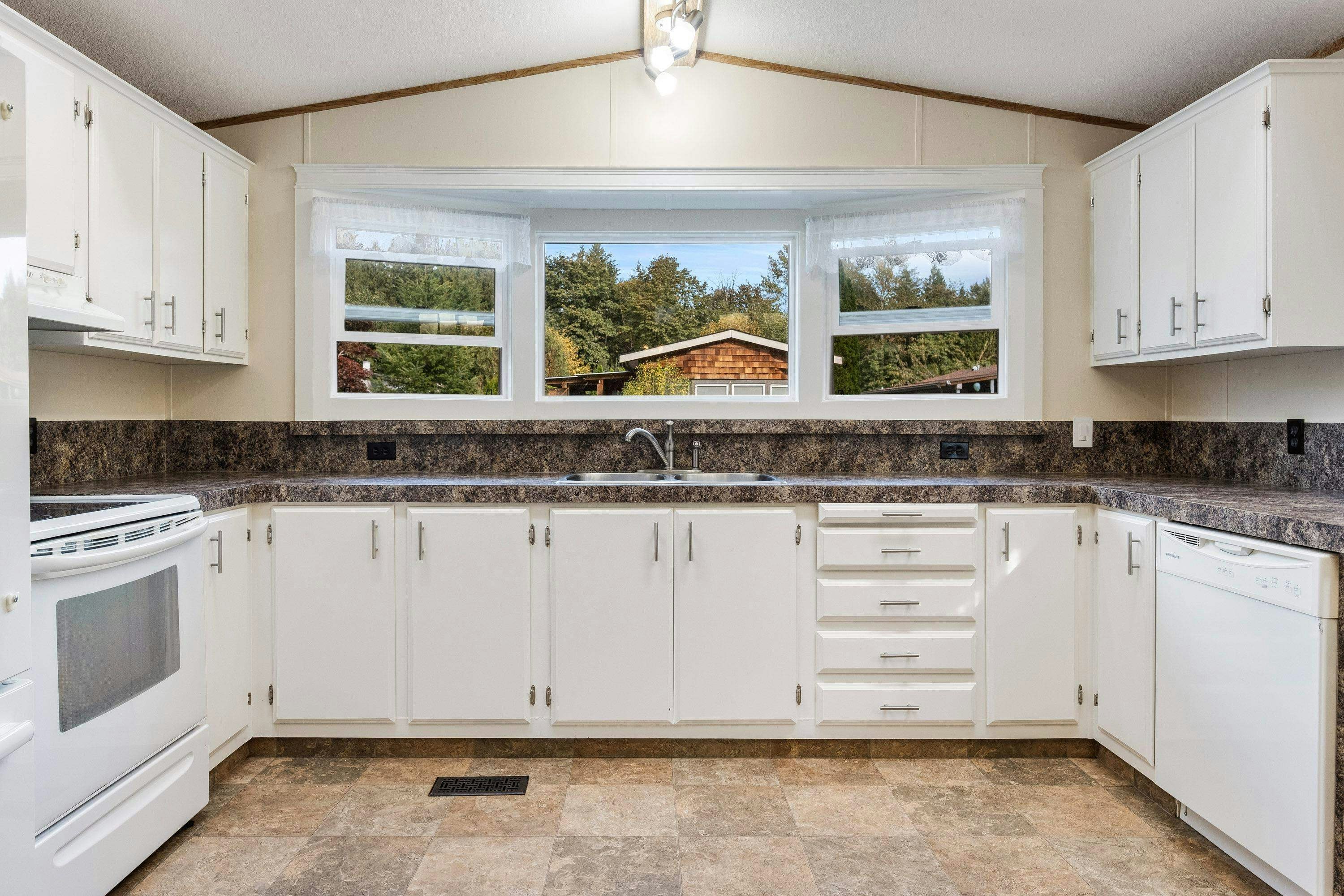 222-45835 Sleepy Hollow Road, Cultus Lake, BC, V2R 5A9 - 9