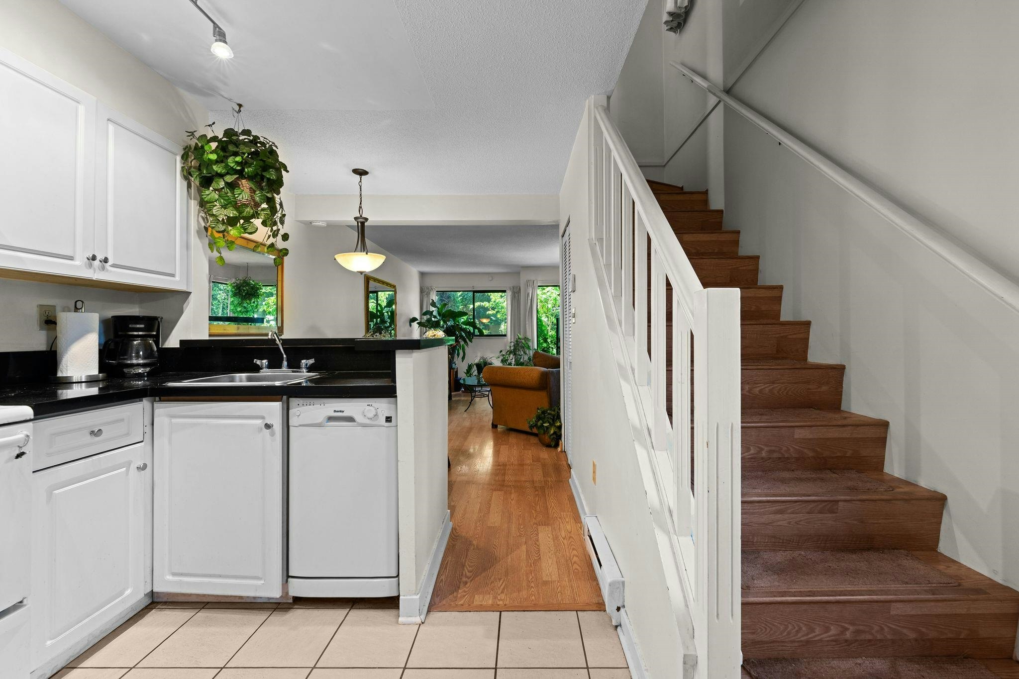 31-460 W 16th Avenue, Vancouver, BC, V5Y 1Z3 - 15