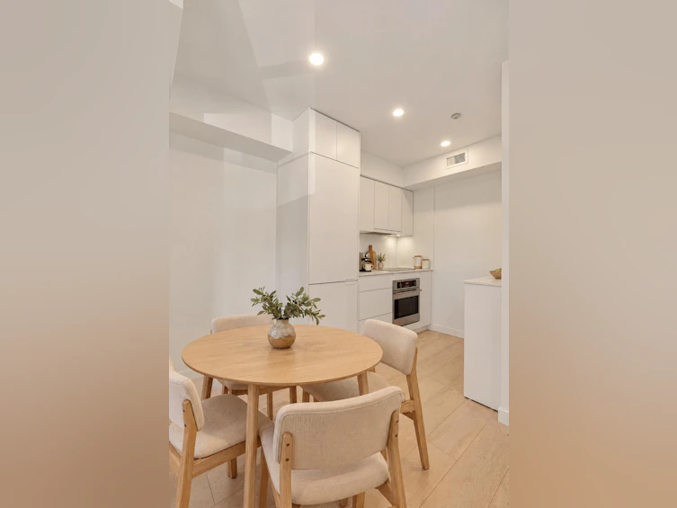 202-1520 Cotton Drive, Vancouver, BC, V5L 3V2 - 6