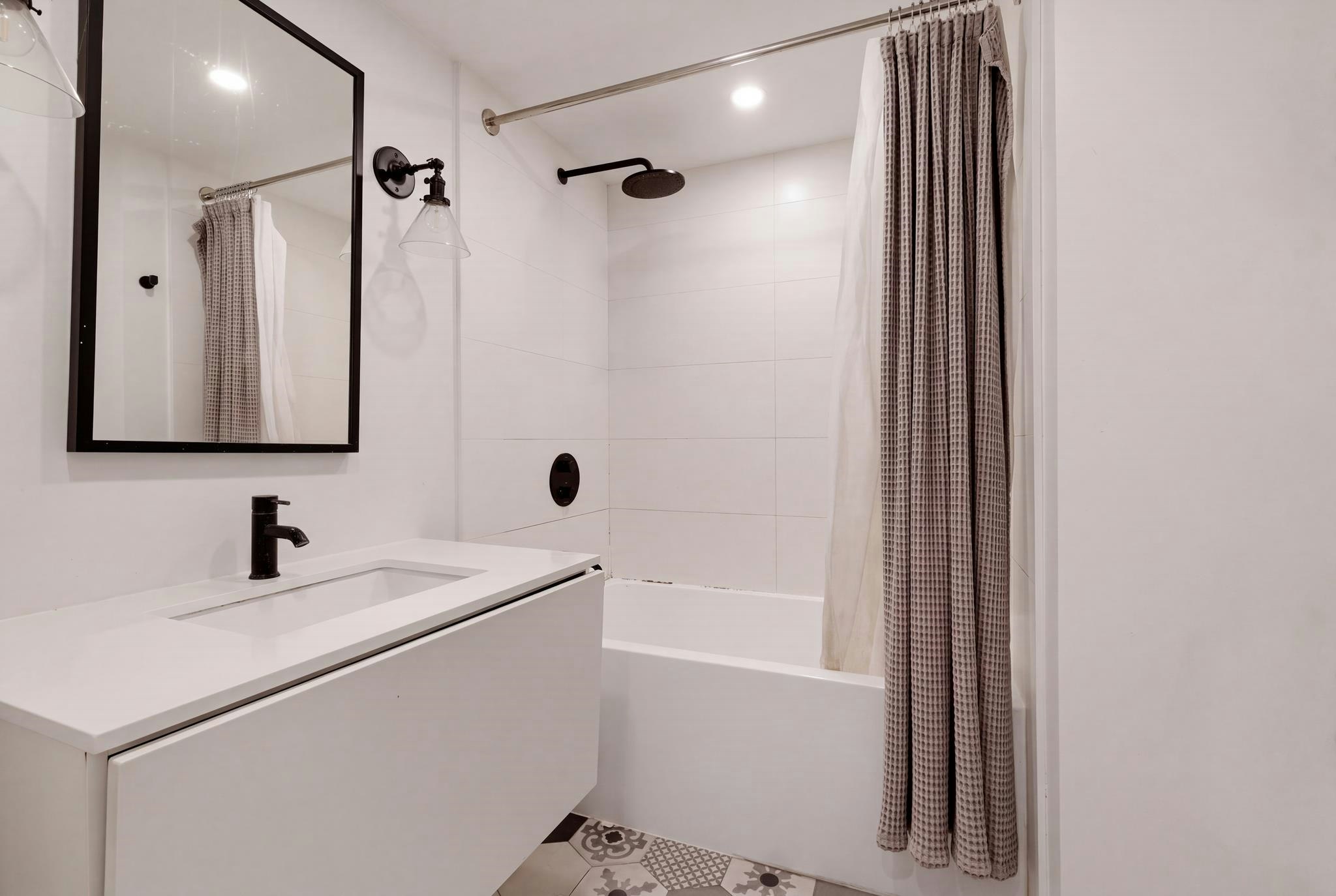 202-1520 Cotton Drive, Vancouver, BC, V5L 3V2 - 16