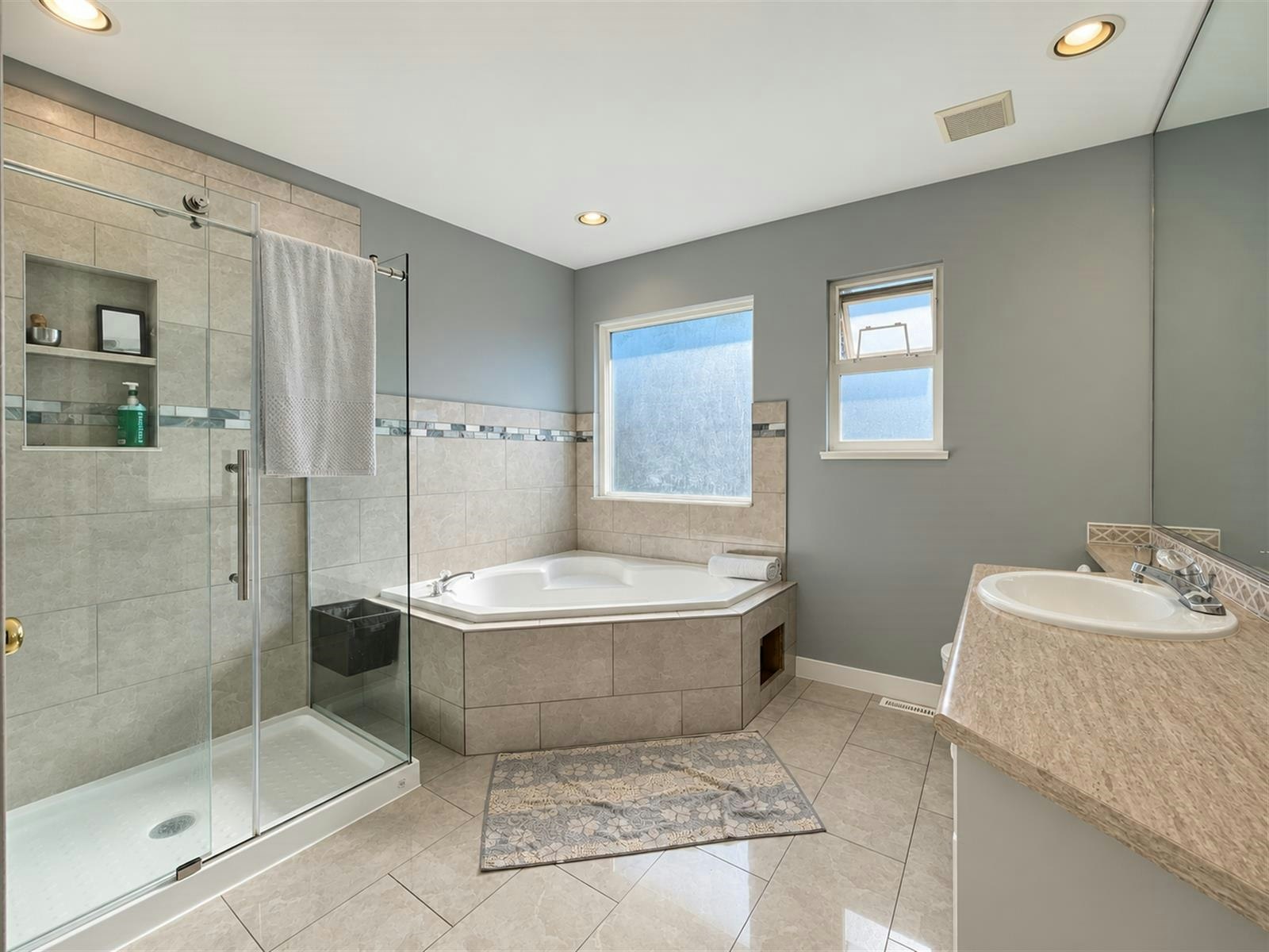 8055 144th Street, Surrey, BC, V3W 5T3 - 21
