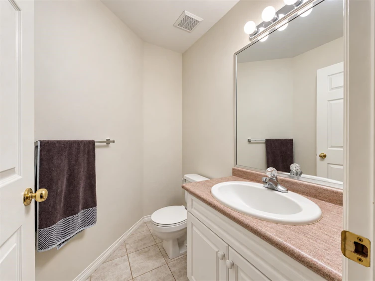 8055 144th Street, Surrey, BC, V3W 5T3 - 23