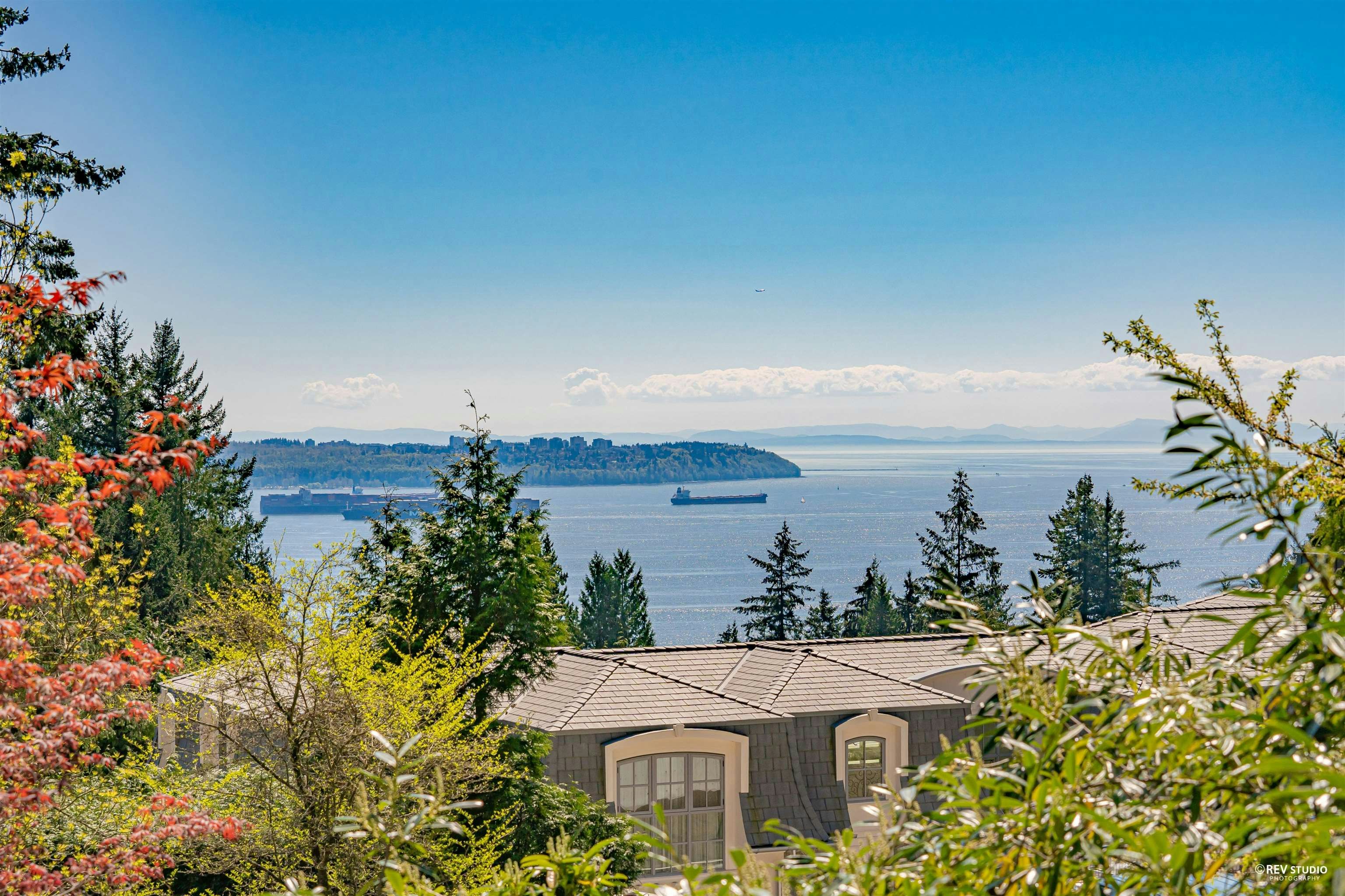 2261 Gisby Street, West Vancouver, BC, V7V 4N5