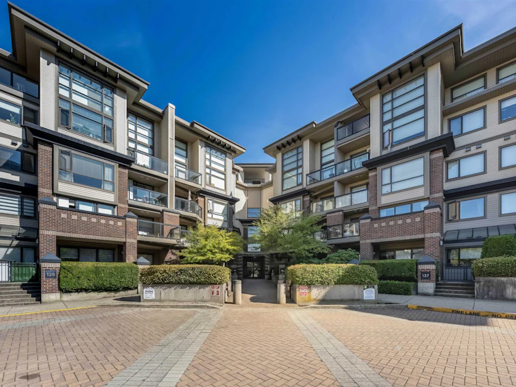 227-10838 City Parkway, Surrey, BC, V3T 5X9