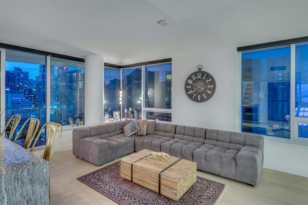 PH2015-68 Smithe Street, Vancouver, BC, V6B 0P4 3