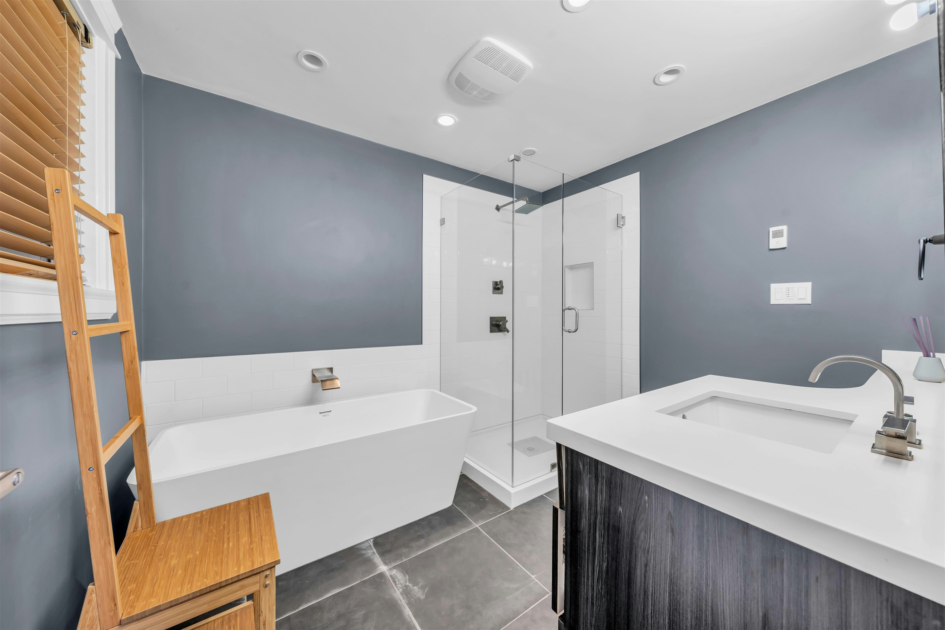 8758 Crest Drive, Burnaby, BC, V3N 4A2 - 31