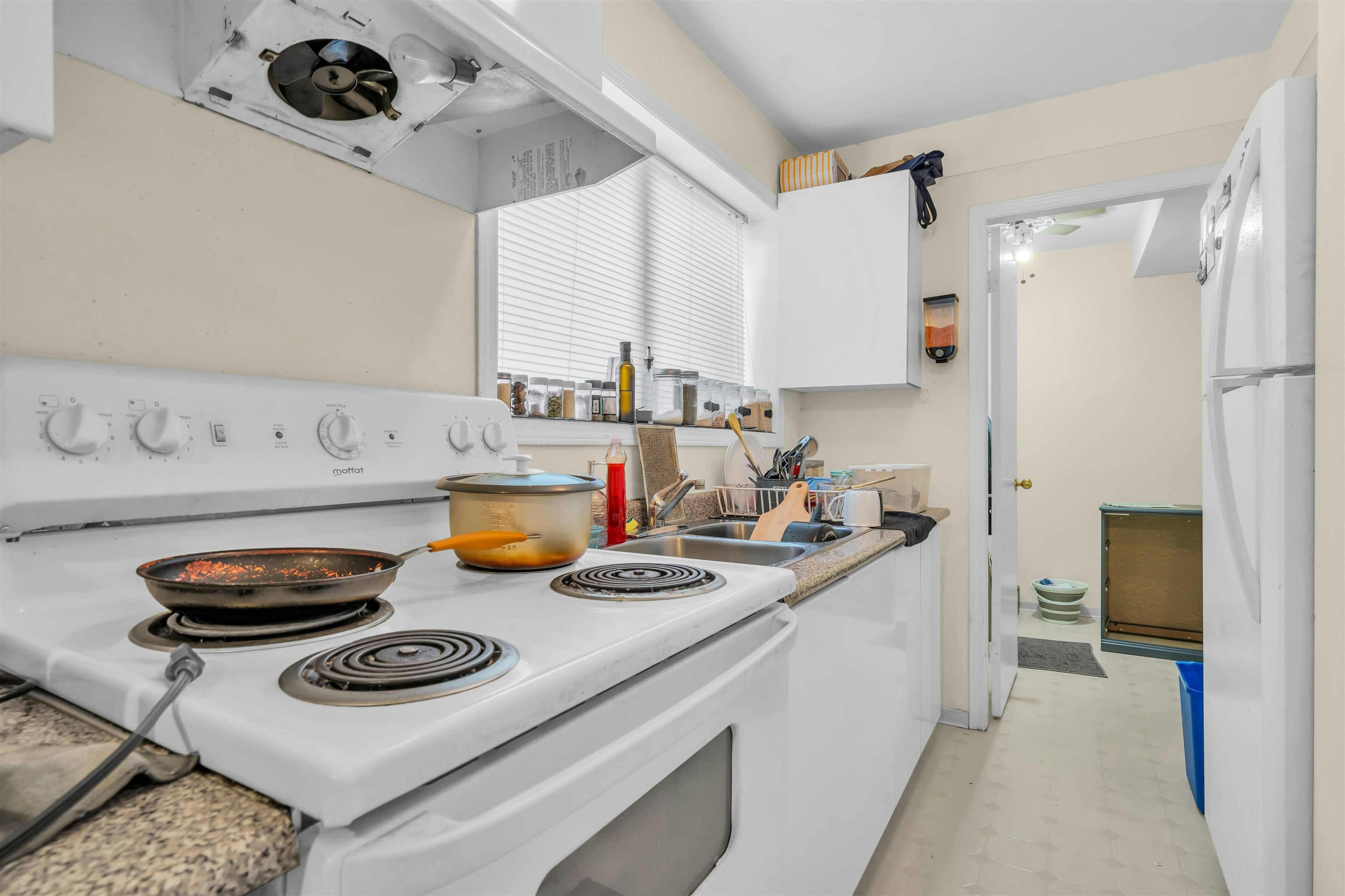 8758 Crest Drive, Burnaby, BC, V3N 4A2 - 35