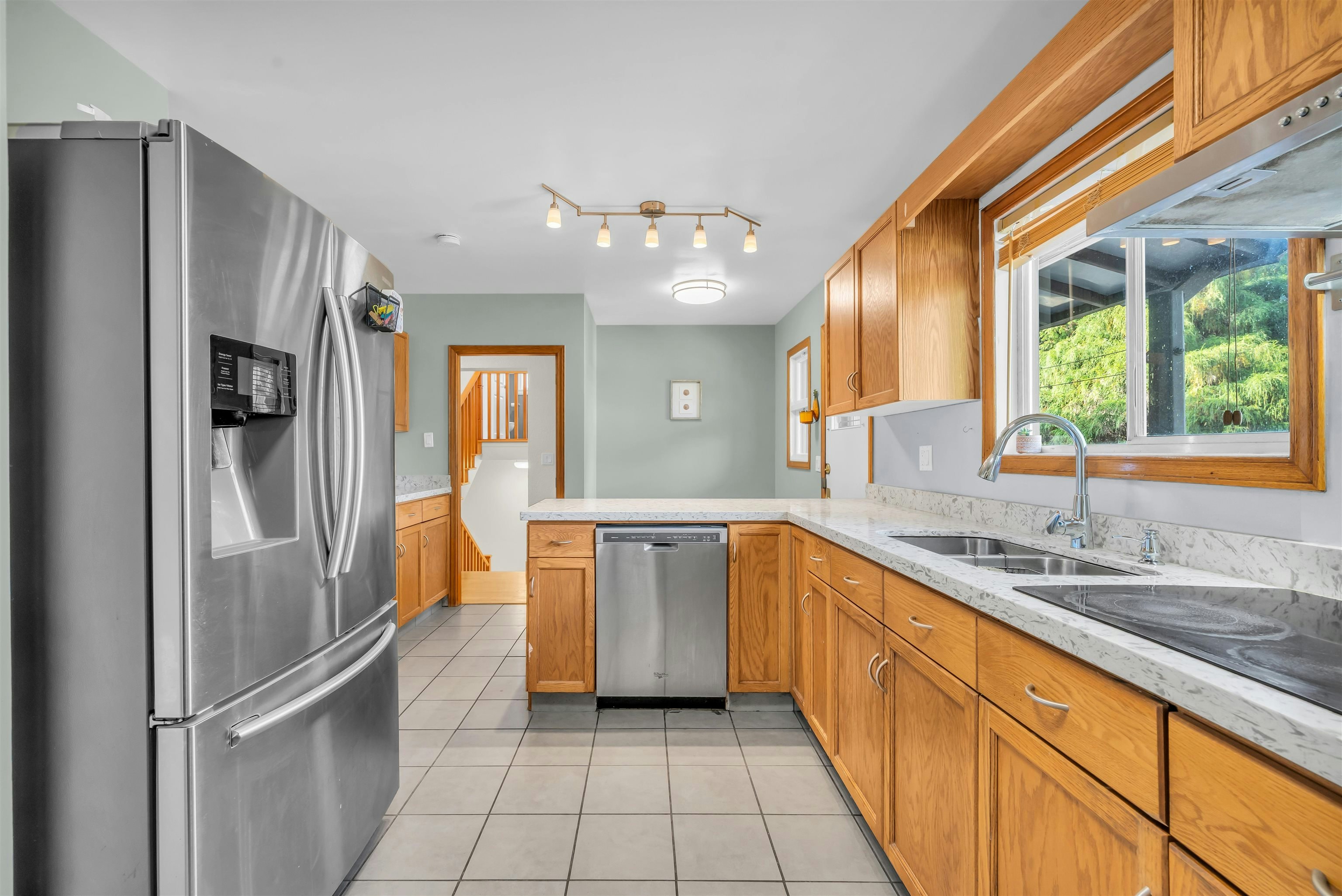 8758 Crest Drive, Burnaby, BC, V3N 4A2 - 22