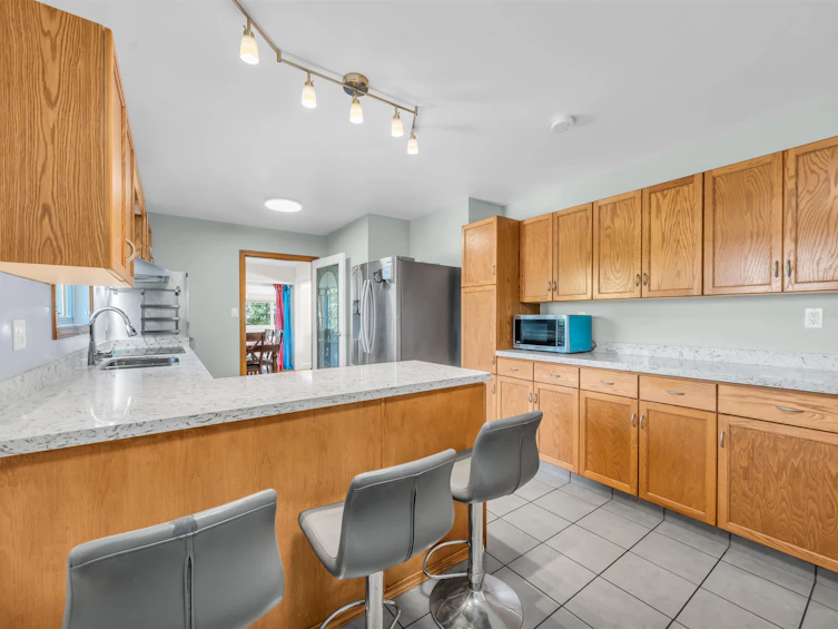 8758 Crest Drive, Burnaby, BC, V3N 4A2 - 20