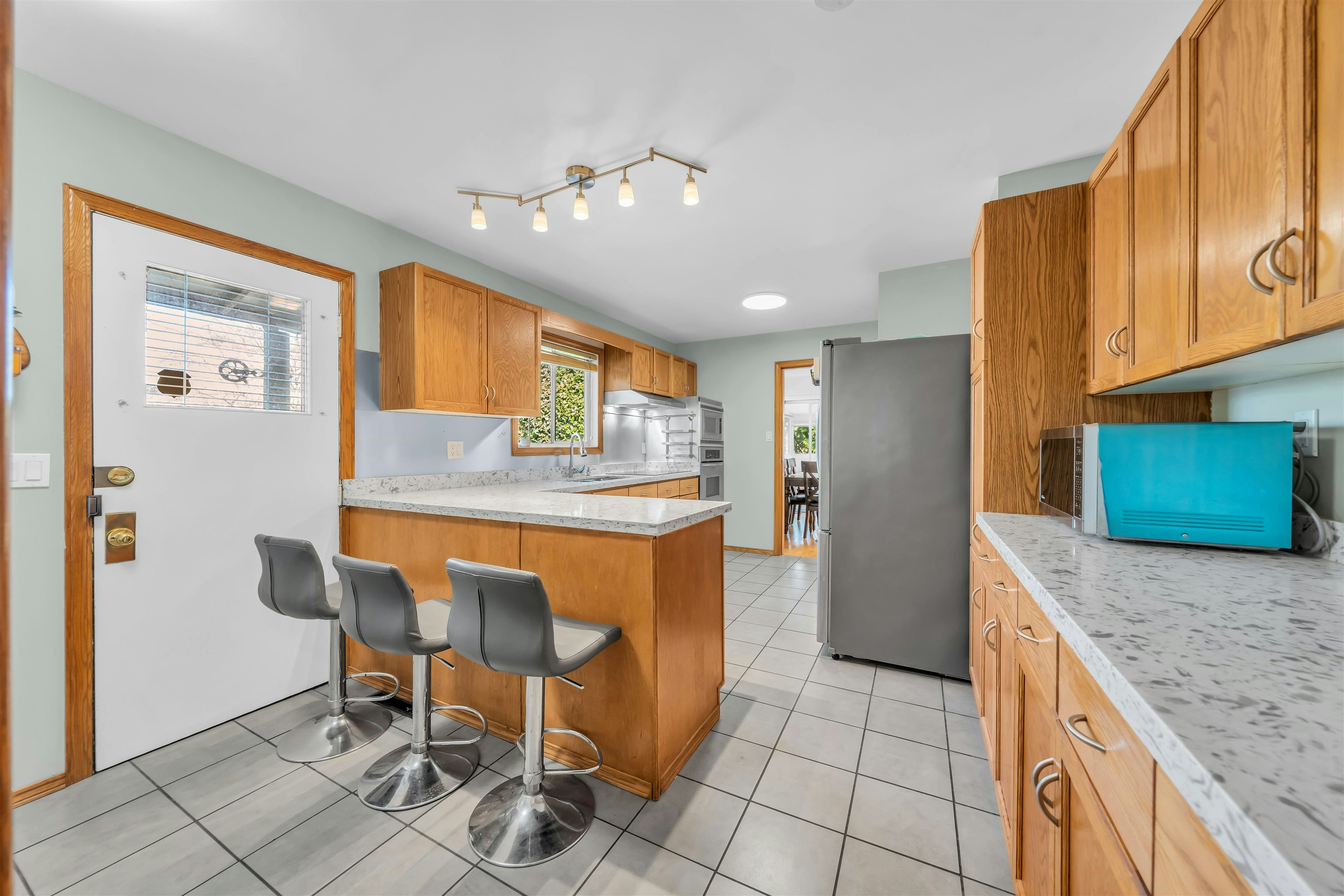 8758 Crest Drive, Burnaby, BC, V3N 4A2 - 18