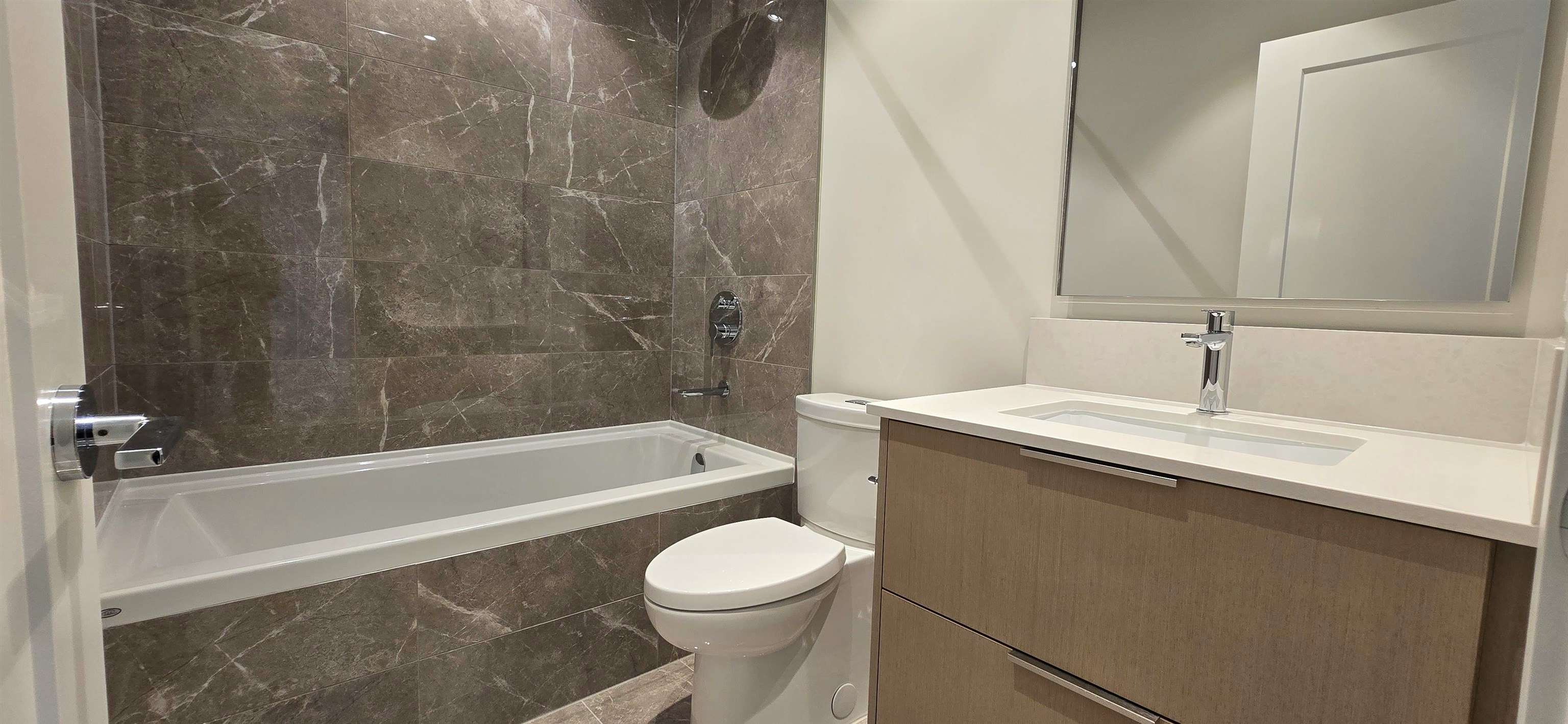 2103-128 W 15th Street, North Vancouver, BC, V7M 0H6 - 13
