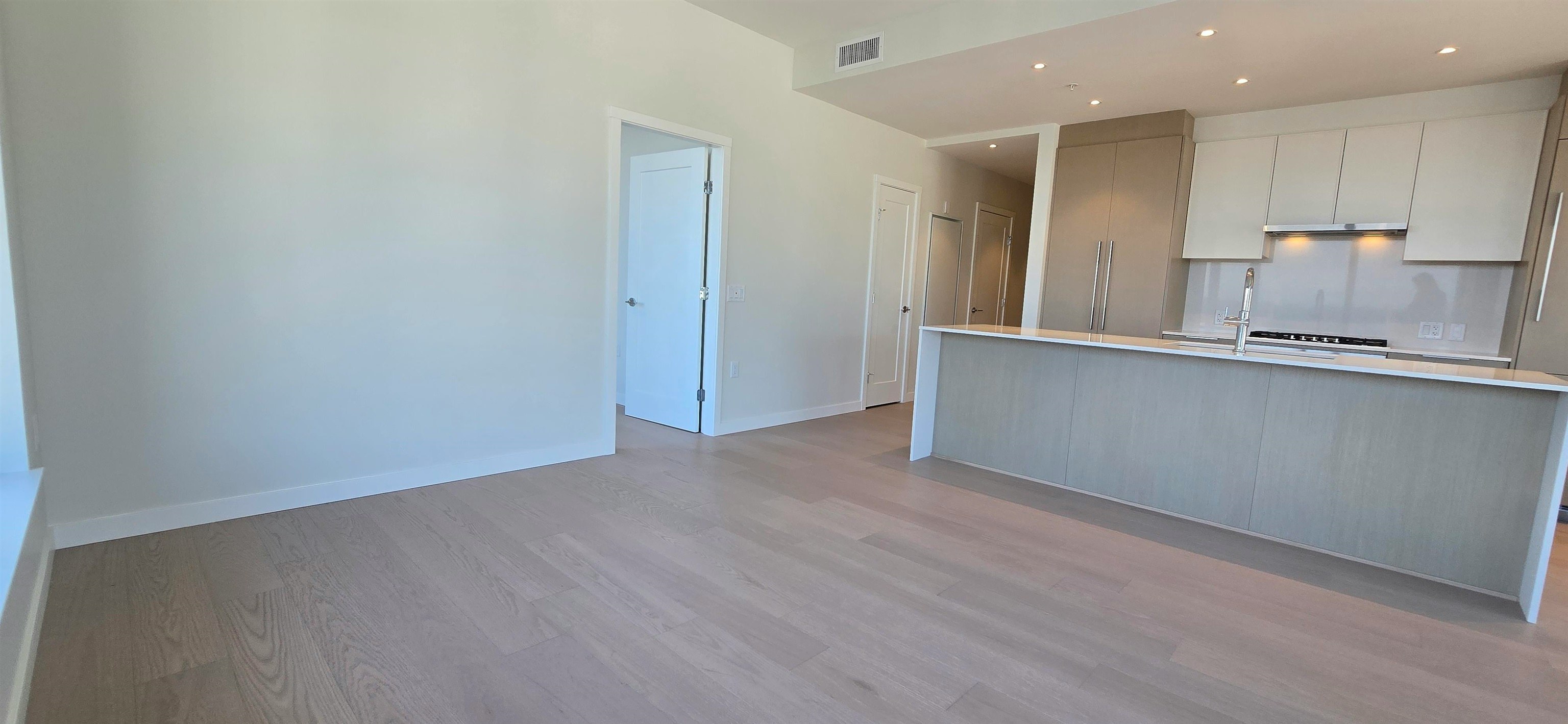 2103-128 W 15th Street, North Vancouver, BC, V7M 0H6 - 10