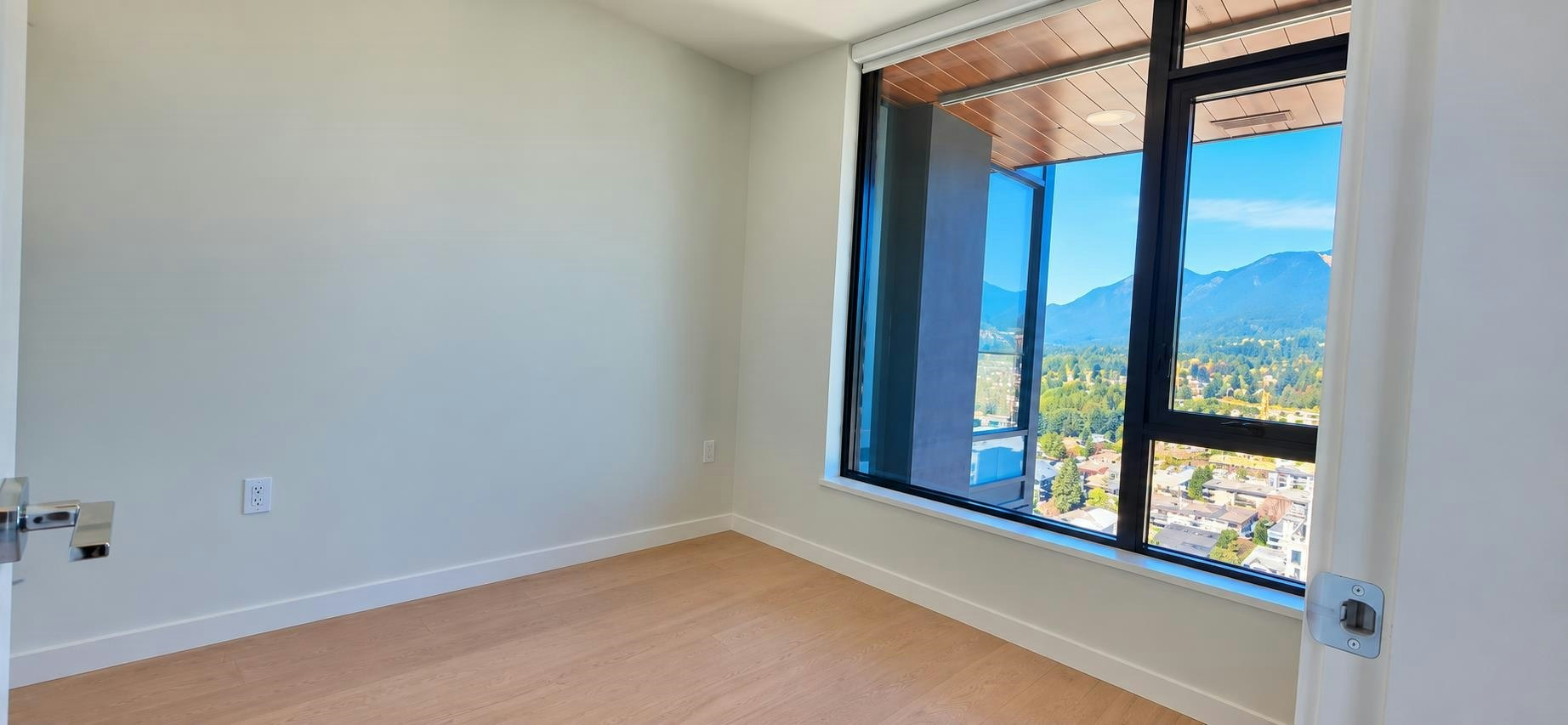 2103-128 W 15th Street, North Vancouver, BC, V7M 0H6 - 12