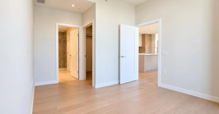 2103-128 W 15th Street, North Vancouver, BC, V7M 0H6 - 14
