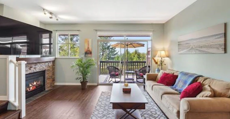 320 Decaire Street, Coquitlam, BC, V3K 7C3 - 2