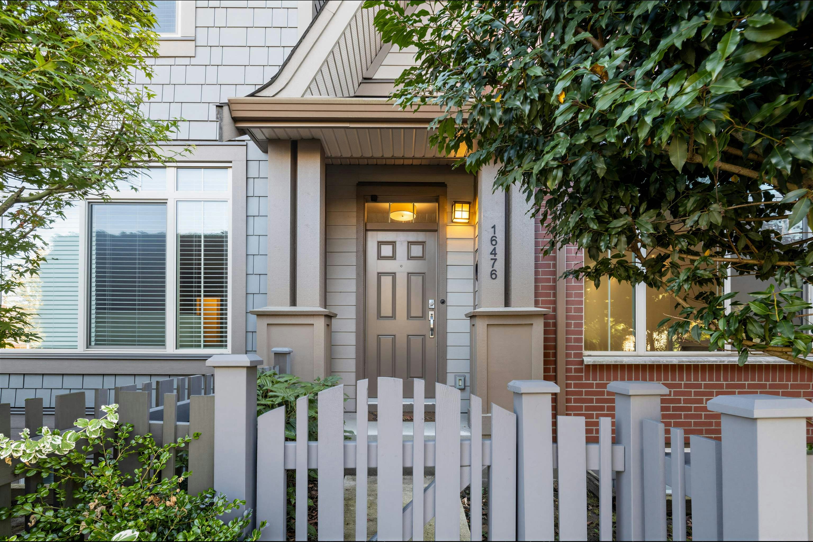 16476 24a Avenue - 2