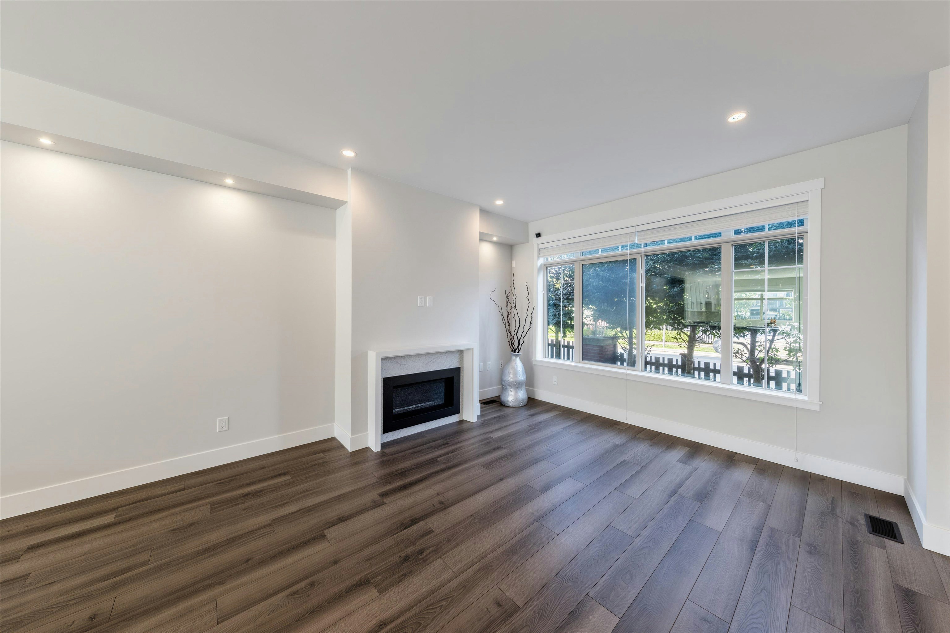 16476 24a Avenue - 4