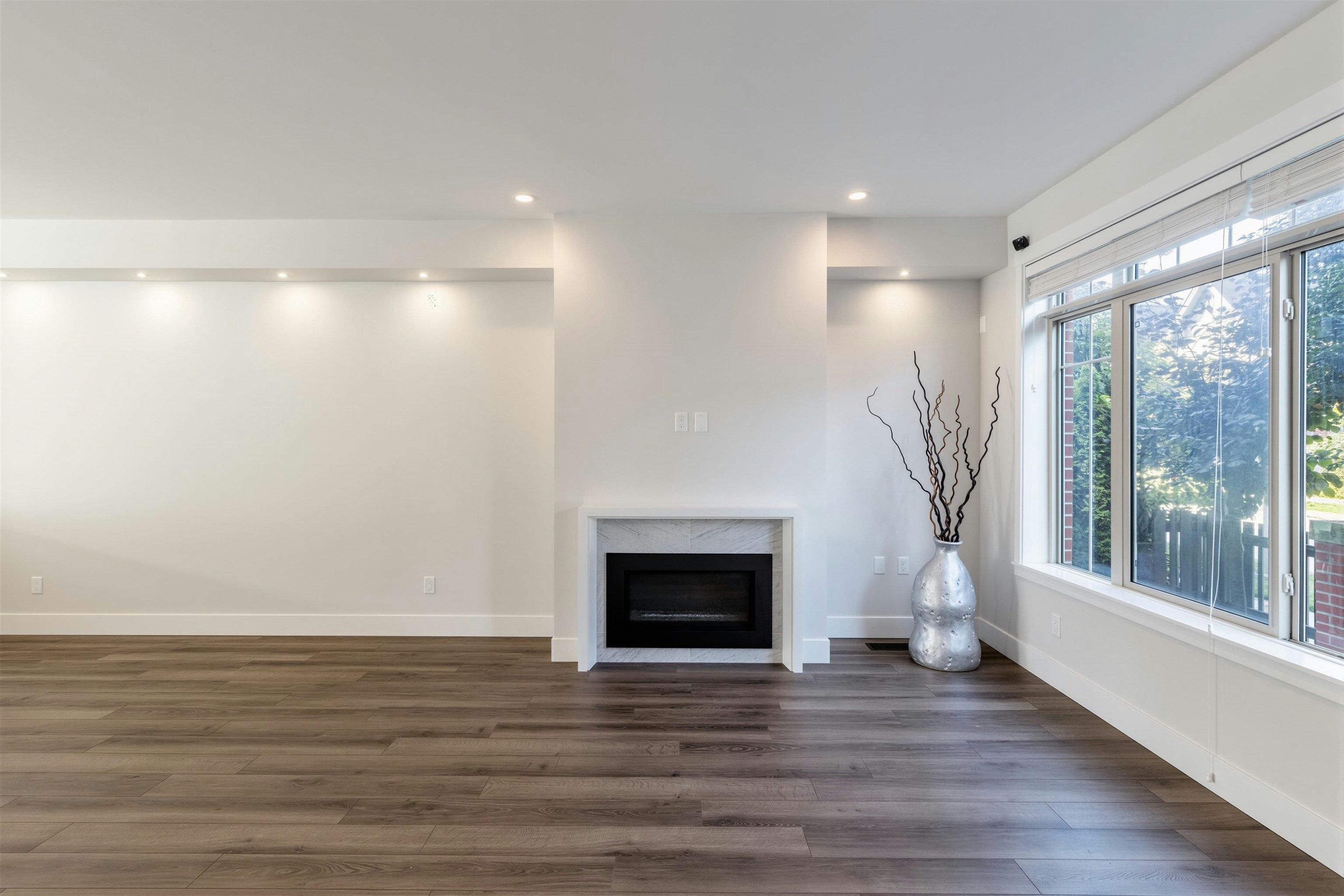 16476 24a Avenue - 5