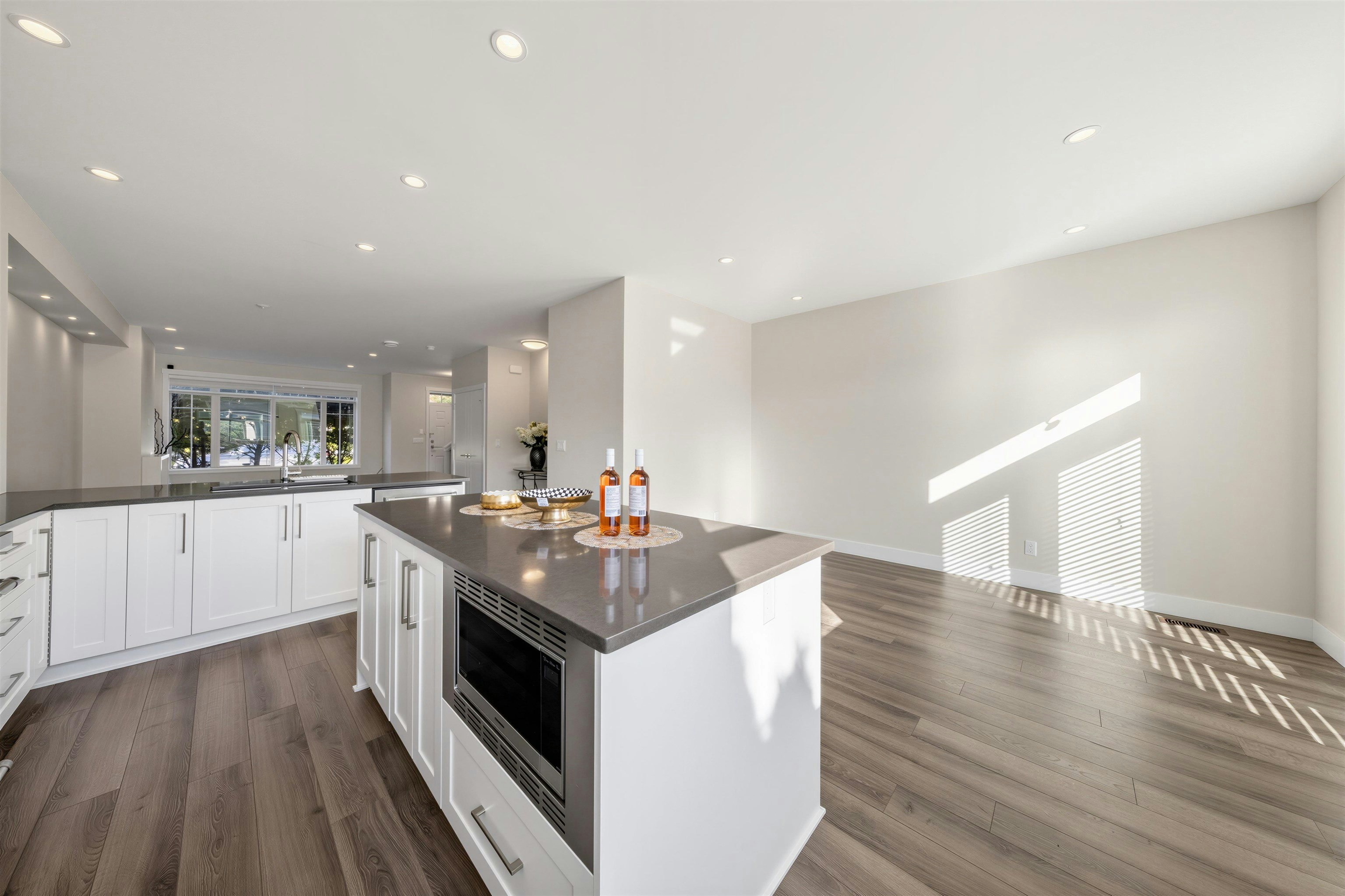 16476 24a Avenue, Surrey, BC, V3Z 0V8 - 9