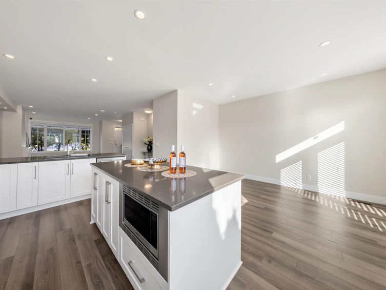 16476 24a Avenue, Surrey, BC, V3Z 0V8 - 9