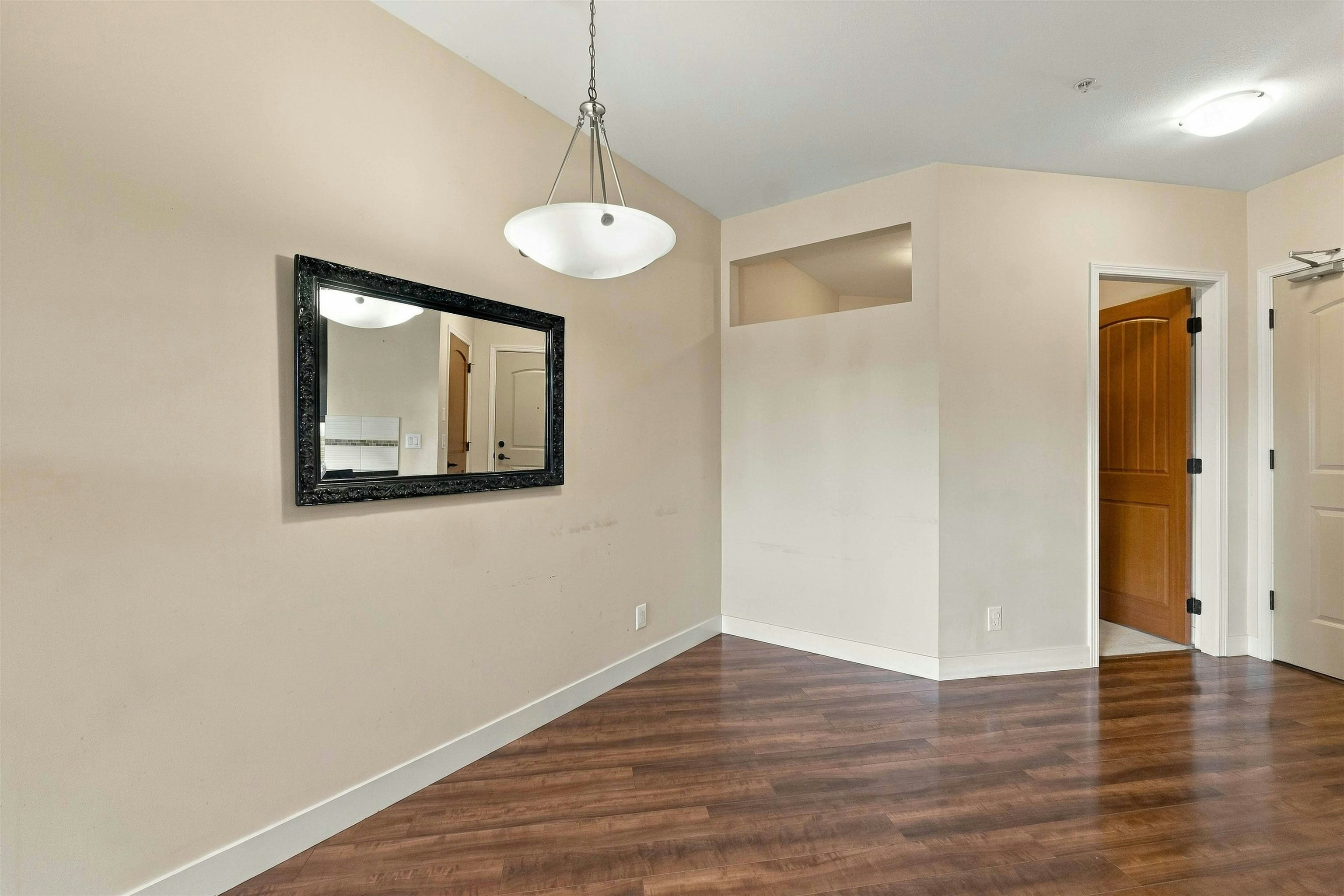 216-11935 Burnett Street - 5