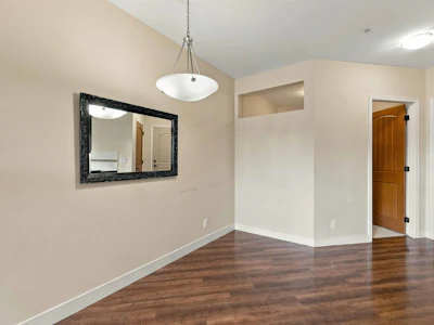 216-11935 Burnett Street - 5