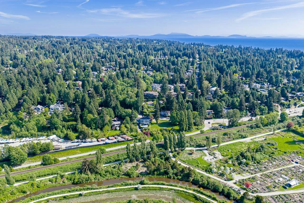 12520 Crescent Road, Surrey, BC, V4A 2V3 - 6