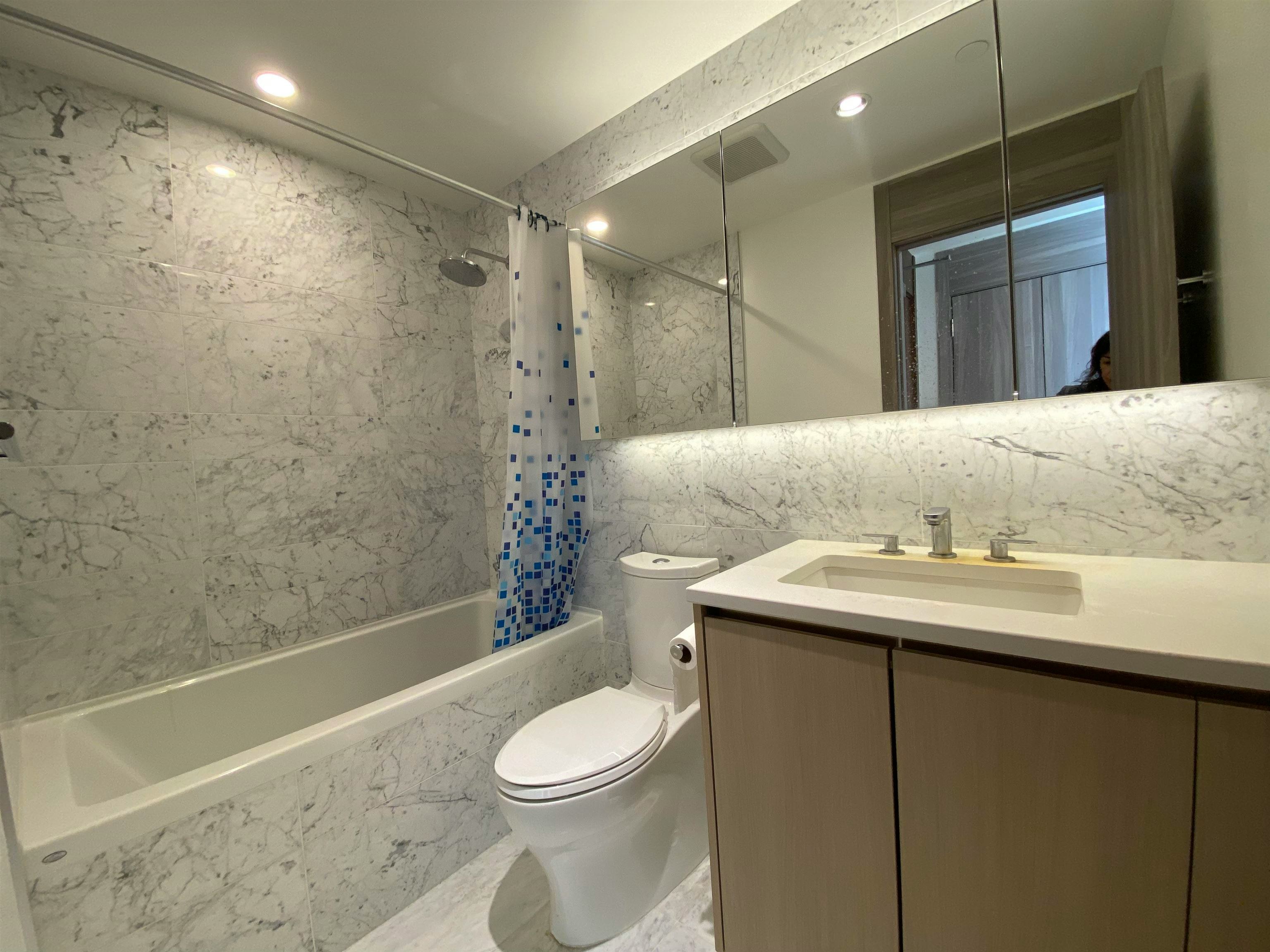 1612-4720 Lougheed Highway, Burnaby, BC, V5C 0M8 2
