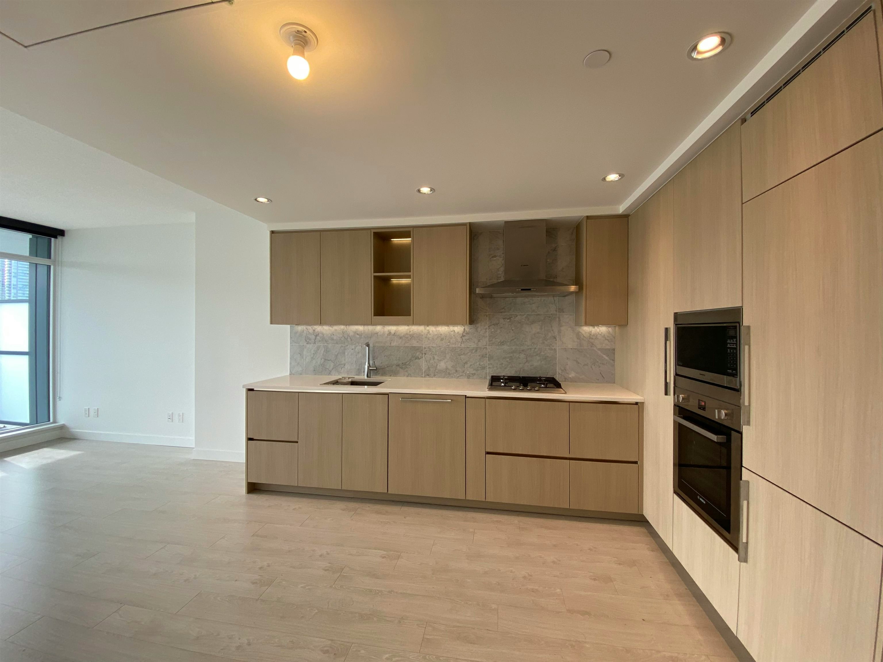 1612-4720 Lougheed Highway, Burnaby, BC, V5C 0M8 3