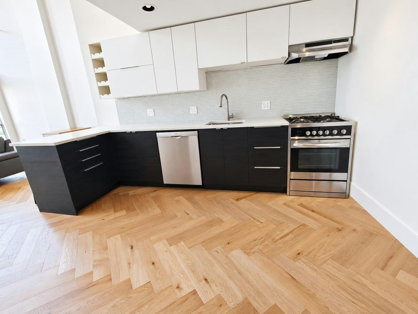 903-933 Seymour Street, Vancouver, BC, V6B 6L6 - 9