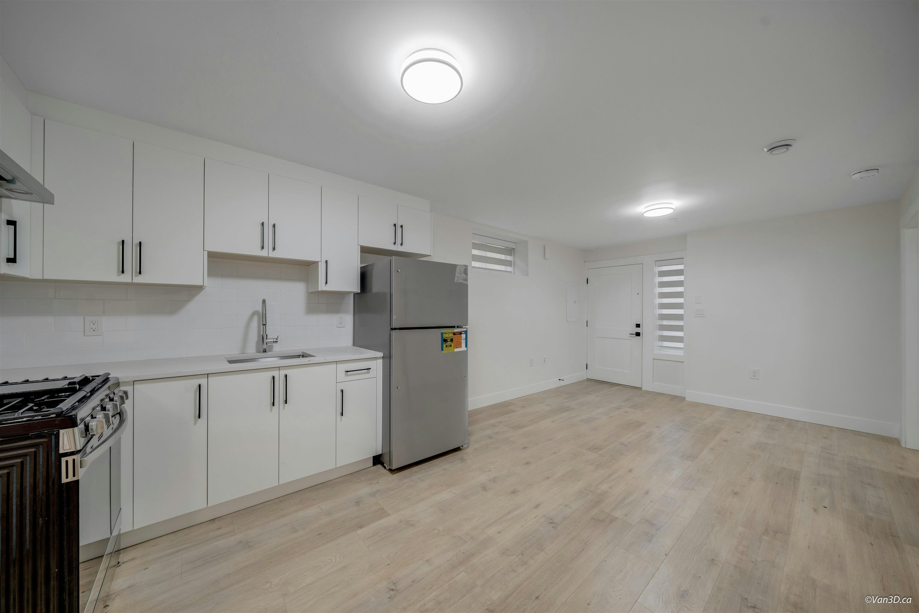 2995 E 17th Avenue, Vancouver, BC, V5M 2N4 - 16