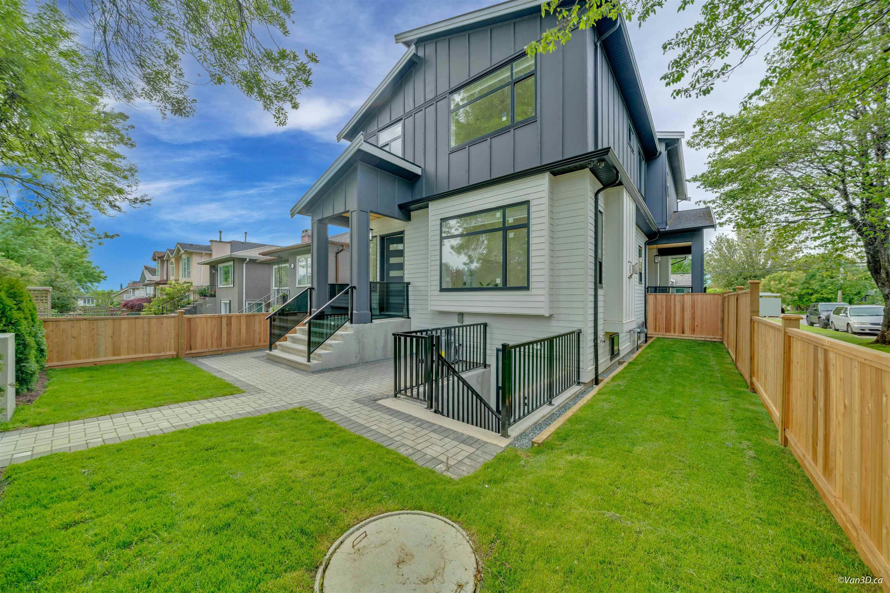 2995 E 17th Avenue, Vancouver, BC, V5M 2N4 - 14