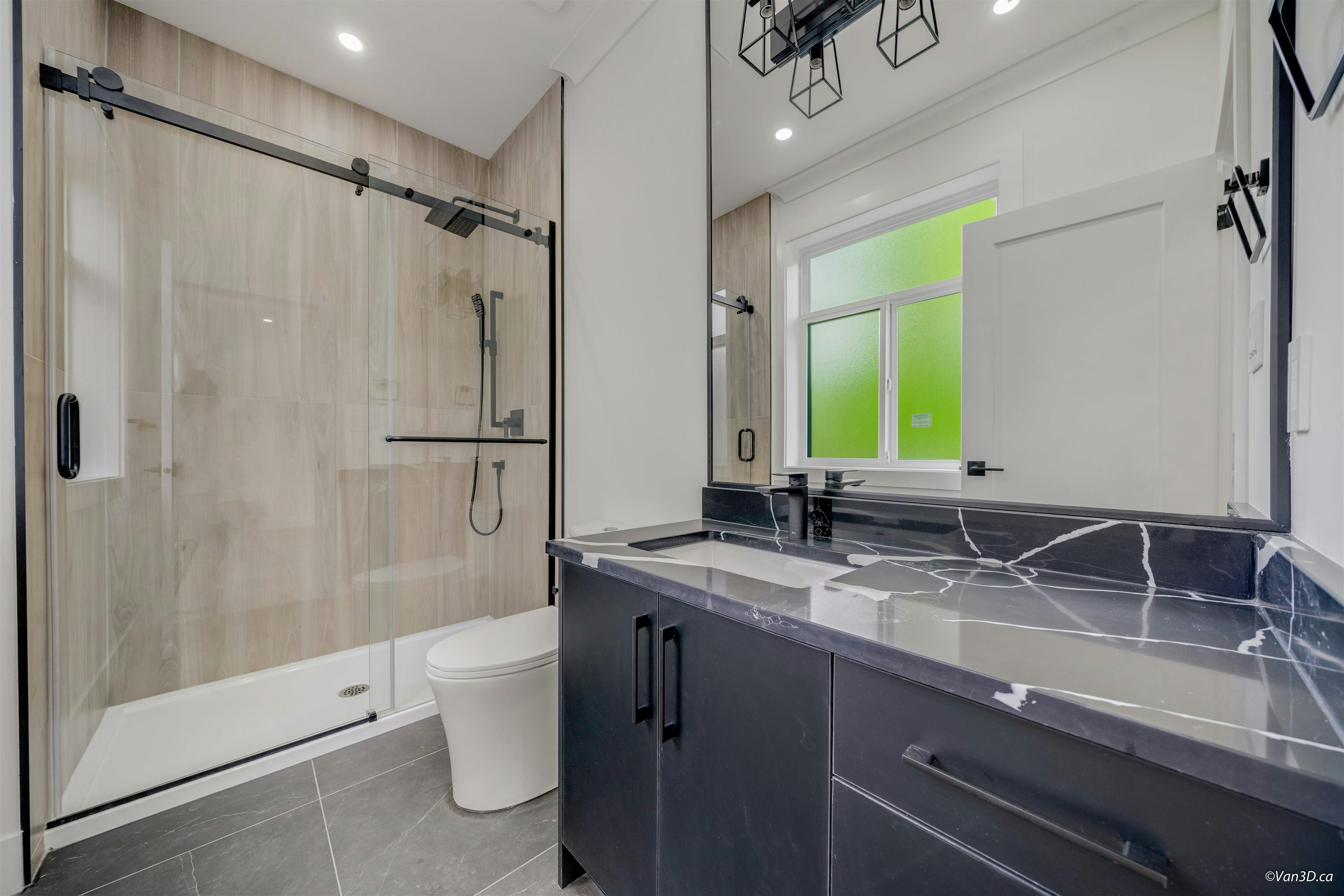 2995 E 17th Avenue, Vancouver, BC, V5M 2N4 - 13