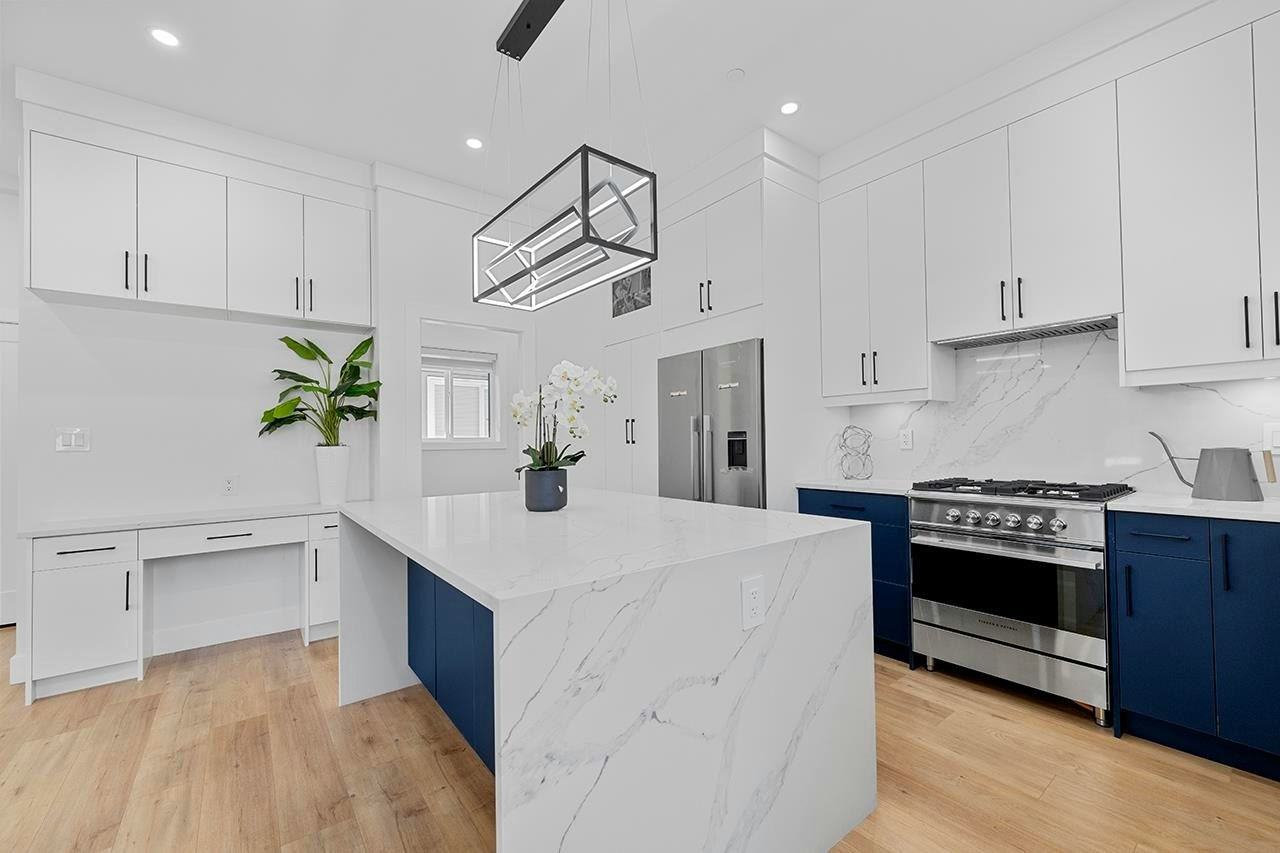2995 E 17th Avenue, Vancouver, BC, V5M 2N4 - 5