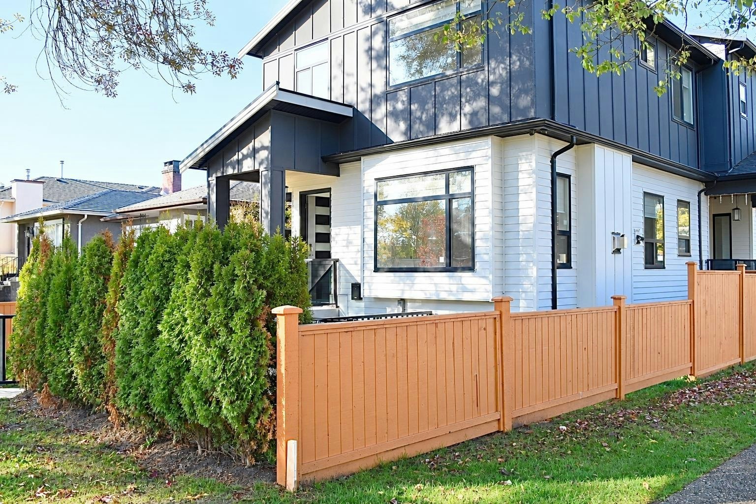 2995 E 17th Avenue, Vancouver, BC, V5M 2N4 - 22